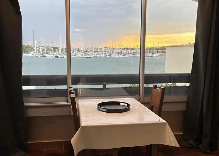 Escapade Marine Sur L Ile Des Pecheurs Cap D *